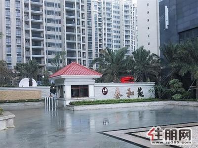 海城区-泰和苑1号楼双阳台三房，月租2000，送宽带,家具齐全拎包入住