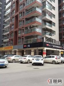 港北区-旺铺转让！！铺面位于小区大门口边上位置，三个门面，T字路口，七字角，两面光，人流