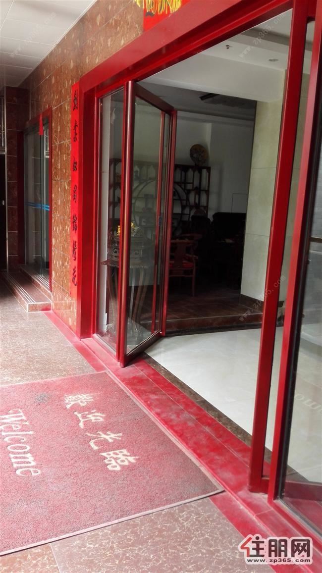 临街门面2楼整层出租