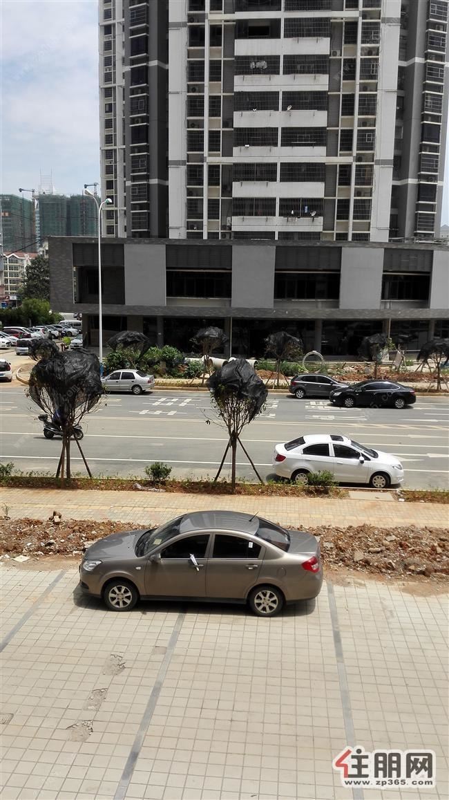 临街门面2楼整层出租