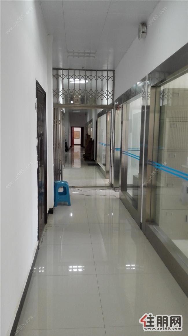 临街门面2楼整层出租