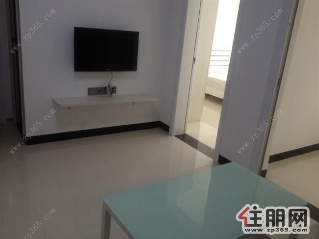 万汇广场80平2房一厅一卫新精装修家电家具齐全2000/月电话18677998044小张