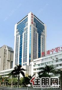 民族大道，民族大道旁少有大型写字楼整层出租60/平，共5500平