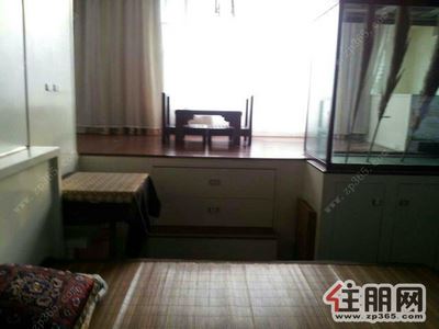 那洪大道 ,南宁奥园三房两厅1800,面积大125平,可当四房用,家具齐全,房东人好