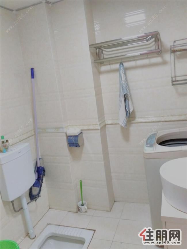 唐人街温馨小两房1300元