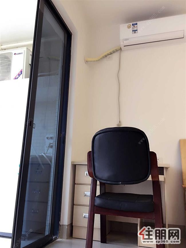 河东中央美地彩虹城1室1厅1卫42平米精装,月租2200元