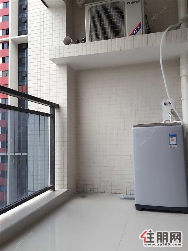 河东中央美地彩虹城1室1厅1卫42平米精装,月租2200元