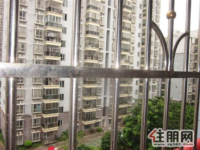 中央公馆两房两厅出租