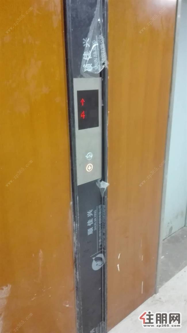 出租会展中心附近--丰泽SOHO办公楼(一线会展民歌湖景观)