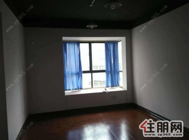 刚精装修长湖景苑大4房180平,配齐空调