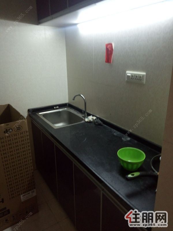 五星中环大厦家具齐全1房精美装修干净整洁随时拎包入住