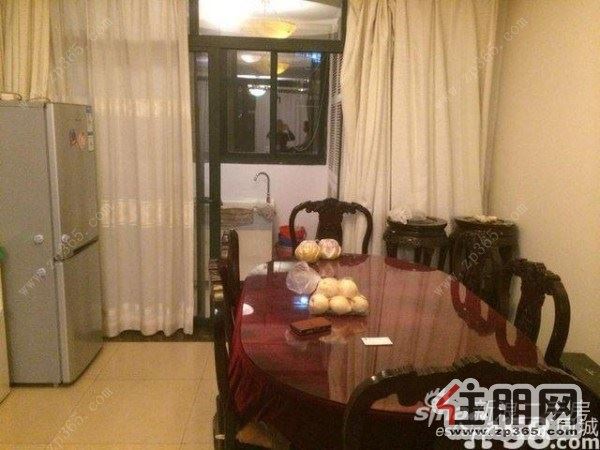 荣和中央公园2300元2室1厅1卫