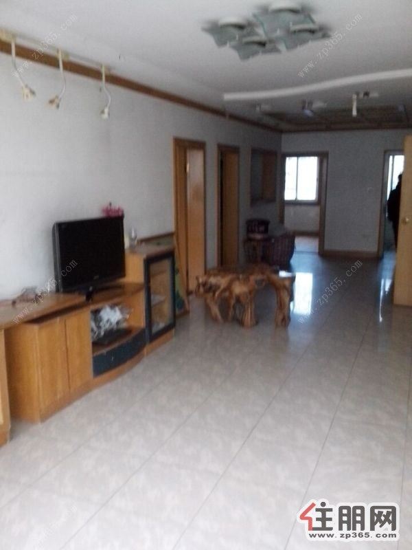 东门商住楼3室2000元一月中装修