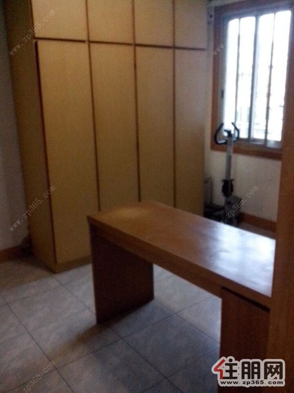 东门商住楼3室2000元一月中装修