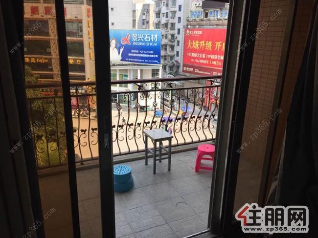 五一路振亿大厦1室1厅出租1600一月