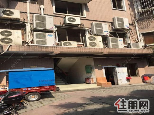 五一路振亿大厦1室1厅出租1600一月