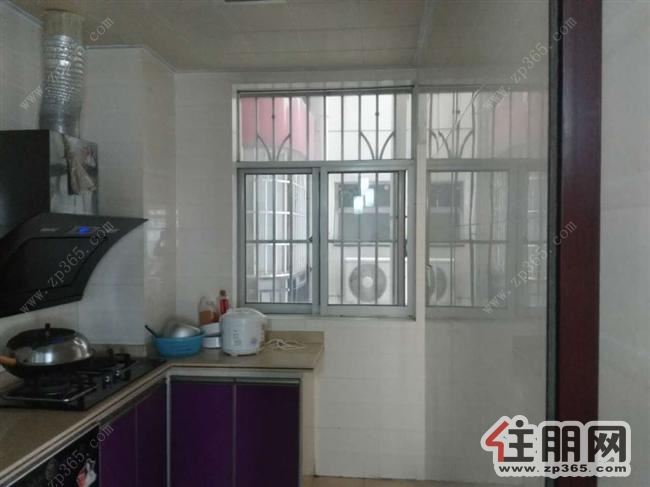 市中心精美灯饰配套齐全,拎包入住