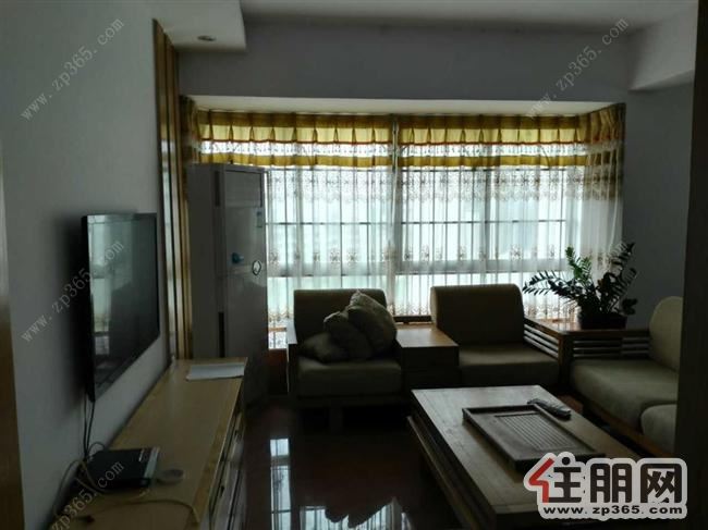 市中心精美灯饰配套齐全,拎包入住