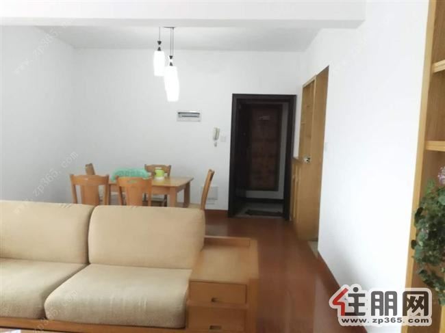 市中心精美灯饰配套齐全,拎包入住