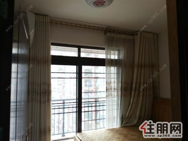 市中心精美灯饰配套齐全,拎包入住