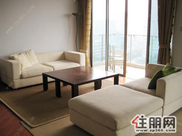 业主自住房,室内装修保养新!