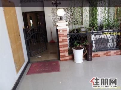 青秀区，南湖广场绿城画卷《铭湖经典》185㎡租7