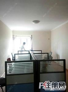 青秀区，青秀区万象城旁办公室出租，带办公用品-整