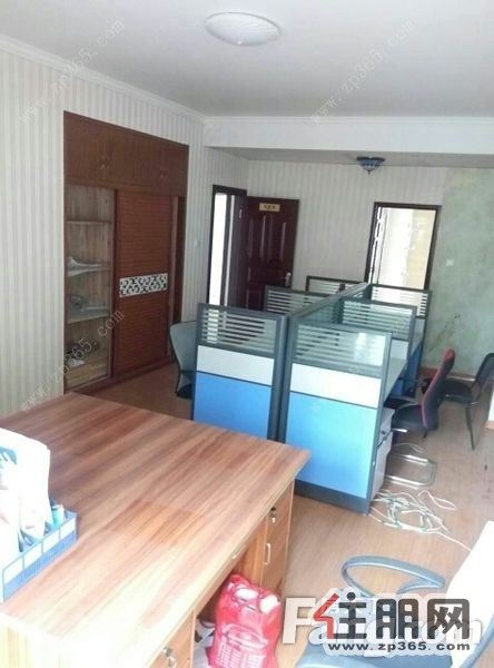 青秀区万象城旁办公室出租,带办公用品-整