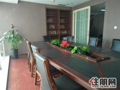 青秀区-商务区地王商务中心208平带办公租75块