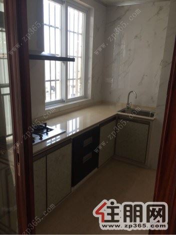 中央广场1800元3室2厅2卫普通