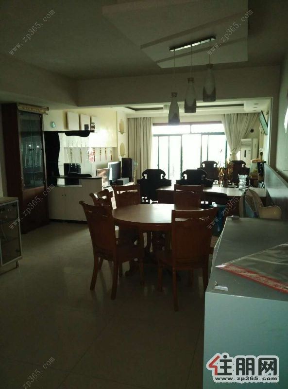 都市绿洲4500元4室2厅2卫中装