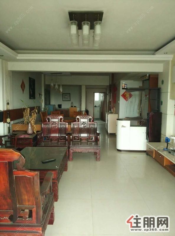 都市绿洲4500元4室2厅2卫中装