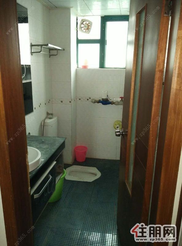 都市绿洲4500元4室2厅2卫中装