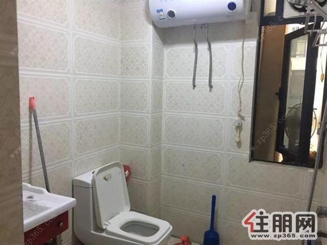 重庆路与湖南路交汇处中安止泊园电梯房3房2厅仅租1600元