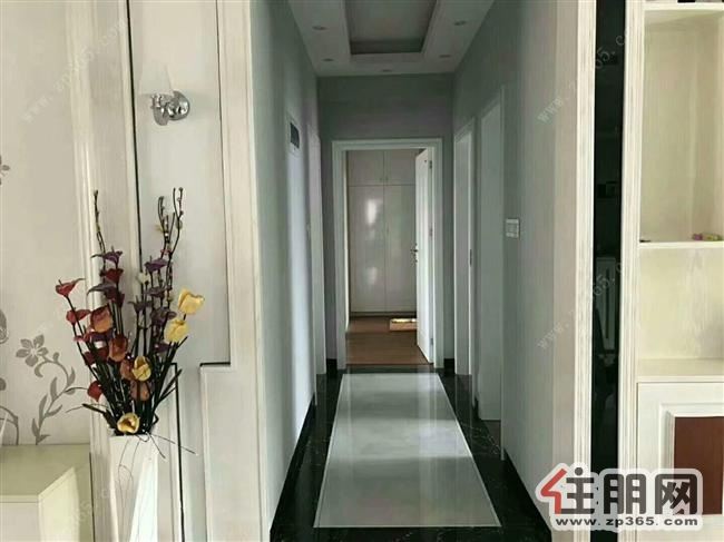 通泰爱丽舍4室2厅2卫朝向南,低价出租2800元/月