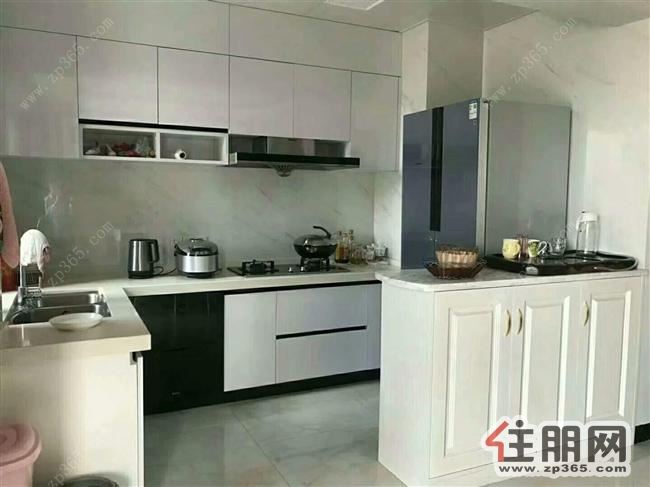 通泰爱丽舍4室2厅2卫朝向南,低价出租2800元/月