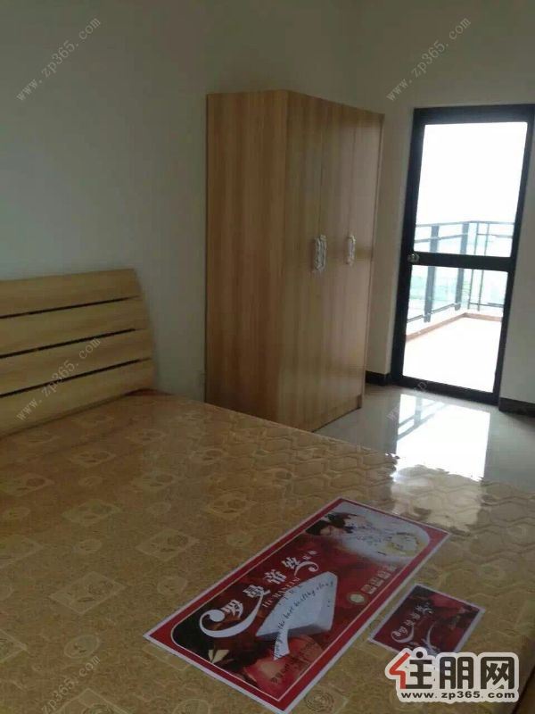 大润发附近新世纪大道上4房2厅精装配套齐