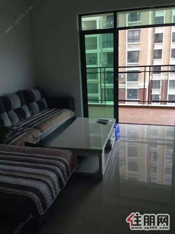 大润发附近新世纪大道上4房2厅精装配套齐