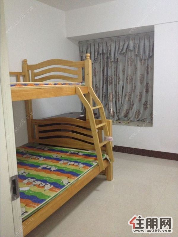 地王国际1500元3室2厅2卫精装