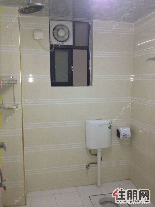 地王国际1500元3室2厅2卫精装