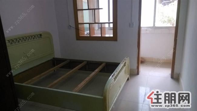 红光小区一房一厅1100精装修3楼家电具