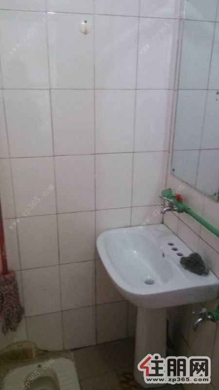 红光小区一房一厅1100精装修3楼家电具