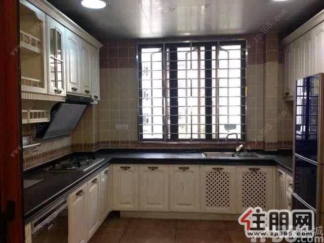 兴佳·清华坊3500元3室2厅1卫精装修