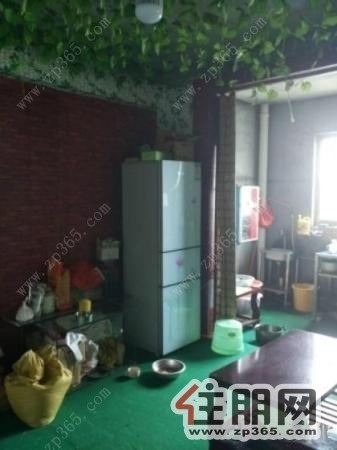 九龙新城1500元4室2厅2卫出