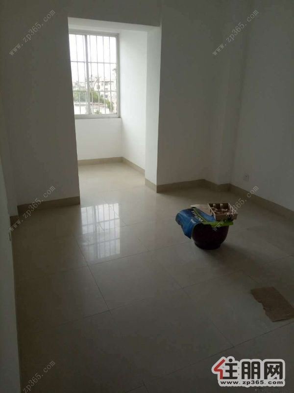 市中心靠近人民公园电梯房置地广场3室2厅