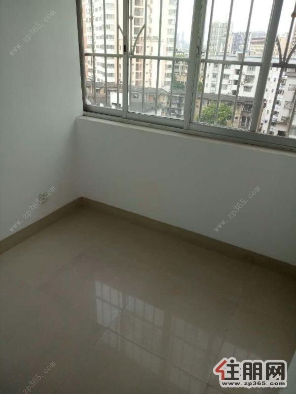 市中心靠近人民公园电梯房置地广场3室2厅