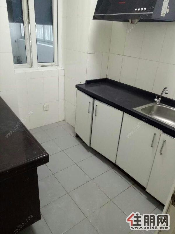 市中心靠近人民公园电梯房置地广场3室2厅