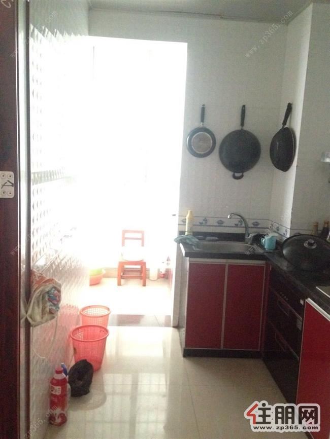 配套齐全,龙脉华庭1900元3室2厅2卫***修急租!