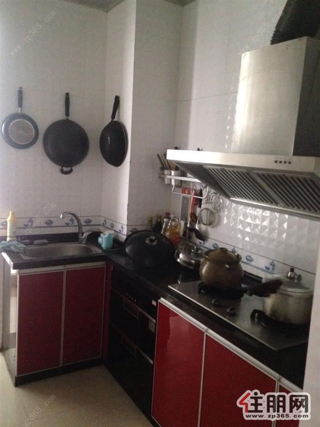 配套齐全,龙脉华庭1900元3室2厅2卫***修急租!