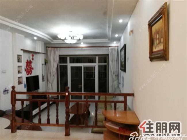 房子很高大上,可以合租,三房两厅两位